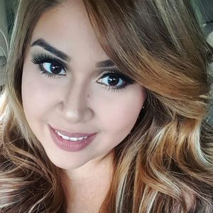 Meet your Posher, Yajaira